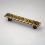 Λαβή επίπλων τετράγωνη ανάγλυφη μπρονζε 6,4cm