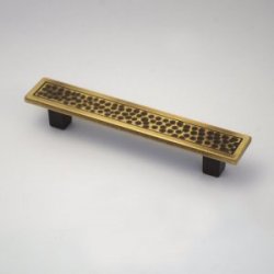 Λαβή επίπλων τετράγωνη ανάγλυφη μπρονζε 6,4cm